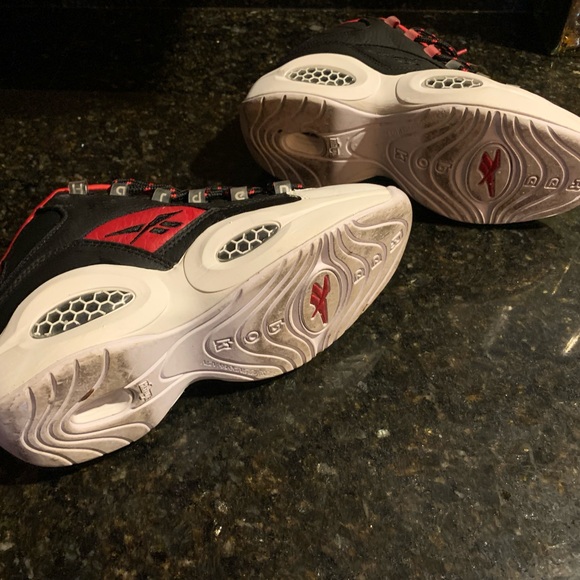 Allen Iverson the Question sneaker! Women’s 9/men’s 7.5. - Picture 4 of 5